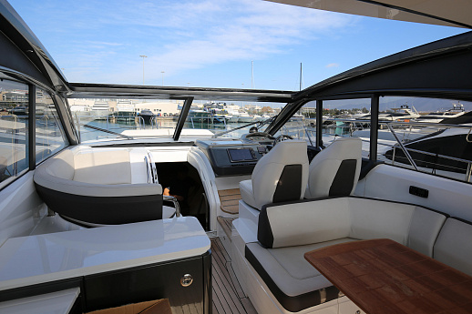 Яхта Princess V48 2016 9