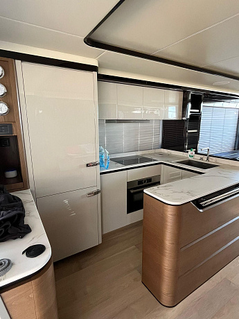 Яхта Absolute Navetta 64 2022 8