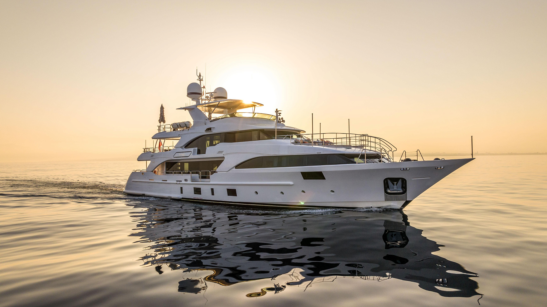 Benetti 121