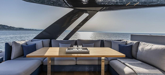 Яхта Ferretti 780 2019 7