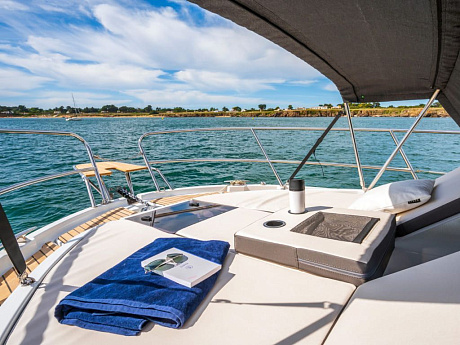 Яхта Beneteau Antares 11  10