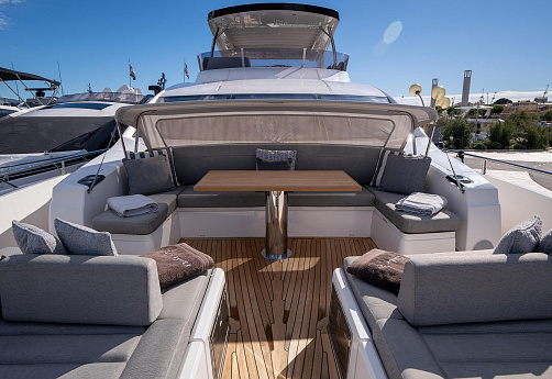 Яхта Sunseeker 76 Yacht 2020 5