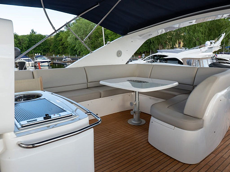 Яхта Princess 67 2008 23