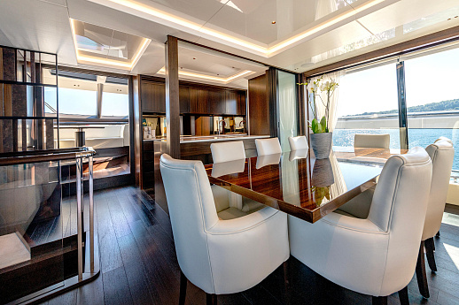 Яхта Sunseeker 90 Ocean 2021 7