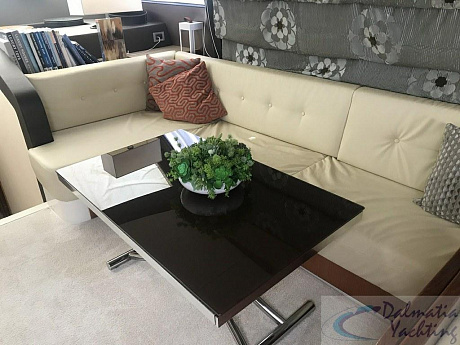 Яхта Ferretti 592 2010 4