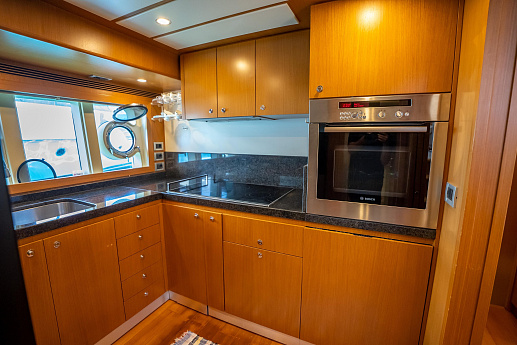 Яхта Ferretti Yachts Altura 840 2010 14