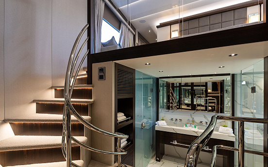 Sunseeker 95 yacht 2021 8