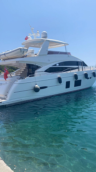 Яхта Princess Flybridge 72 2014 2