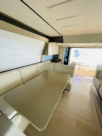 Яхта Ferretti 550 2017 13