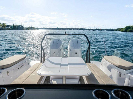 Яхта Axopar 37 XC Cross Cabin  9