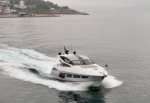 Яхта Sunseeker Predator 57 2017 4