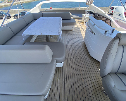 Яхта Princess 68 Flybridge 2015 8