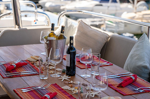 Яхта Sunseeker 86 2020 5