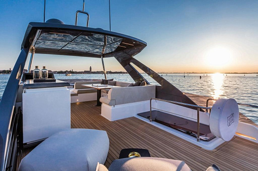 Яхта Ferretti 670 2023 15
