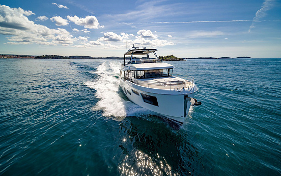 Яхта BENETEAU Grand Trawler 63  1