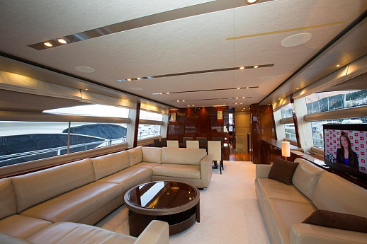 Яхта Princess Flybridge 82 2013 3