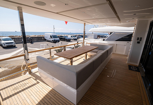 Яхта Sunseeker 90 Ocean 2022 15