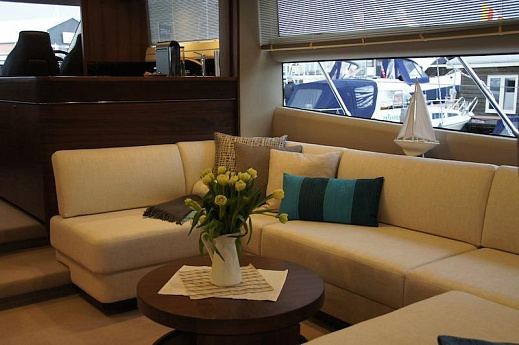 Яхта Princess Flybridge 56 2014 1