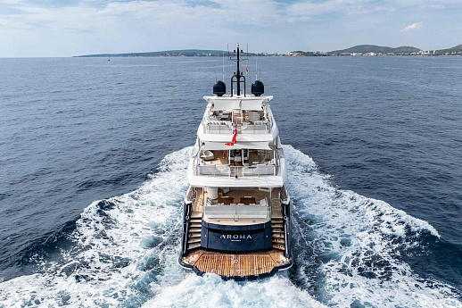 Яхта Sunseeker 131 2016 4
