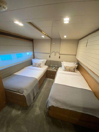 Яхта Ferretti Custom Line 100 2011 12