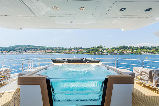 Яхта Sunseeker 115 Sport 2013 3