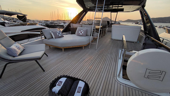 Яхта Ferretti 780 2023 5