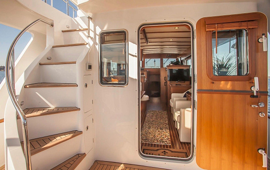 Selene 50 Voyager Sedan yacht  2