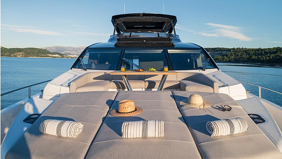 Яхта Sunseeker 88 2024 11