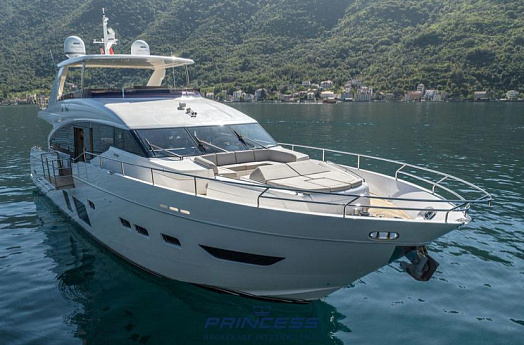 Яхта Princess 88 2019 3