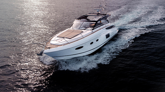 Яхта Princess V48 Open 2016 1