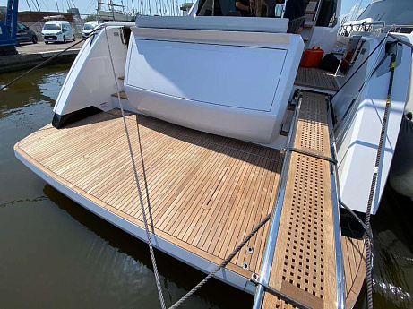 Яхта Ferretti 720 2023 2