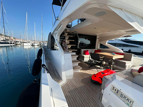 Яхта Sunseeker 74 2019 5