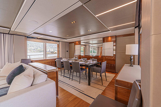 Яхта Princess 35M 2018 14