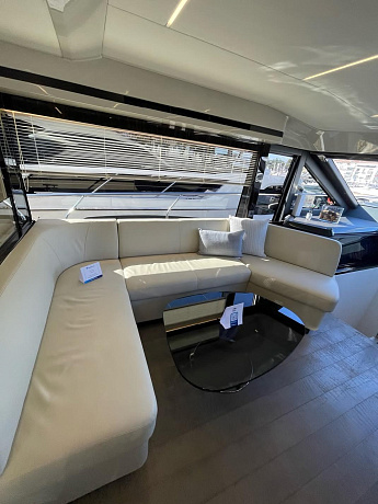Яхта Absolute 62 Fly 2019 10