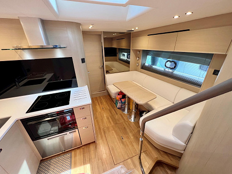 Яхта Princess V50 Open 2021 10