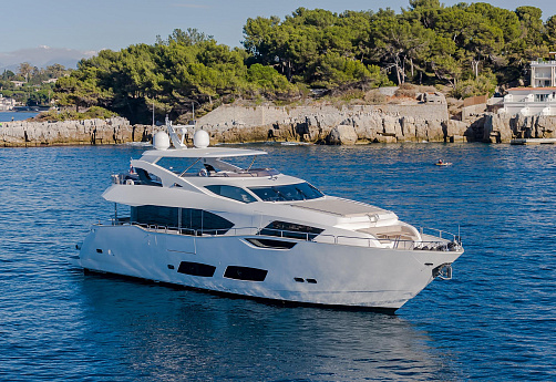 Яхта Sunseeker 95 2018 1
