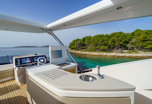 Яхта Sunseeker 76 2020 11