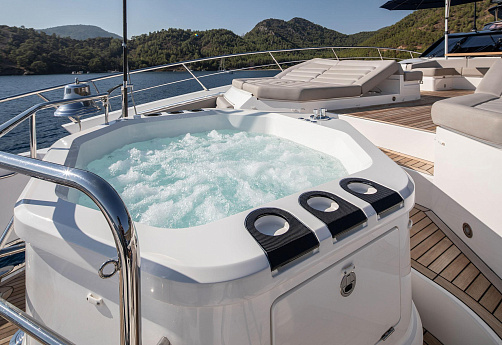 Яхта Sunseeker 116 Yacht 2019 11