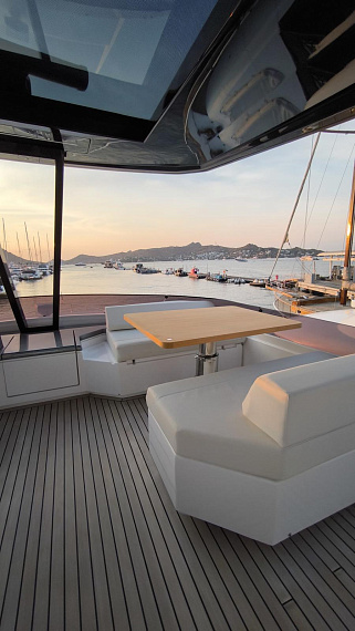 Яхта Ferretti 780 2023 11