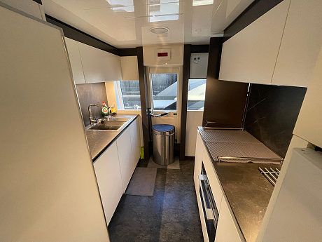 Яхта Ferretti 920 2018 9