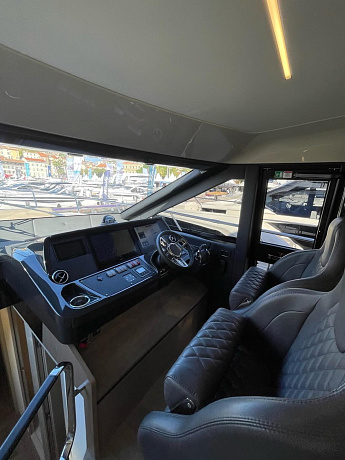 Яхта Absolute 62 Fly 2019 11