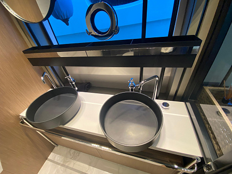 Яхта Ferretti 720 2021 10