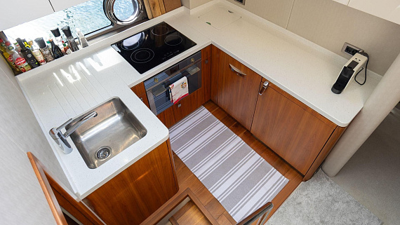Яхта Sunseeker Predator 57 2016 12
