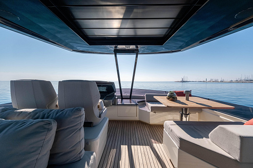 Яхта Ferretti 780 2021 12