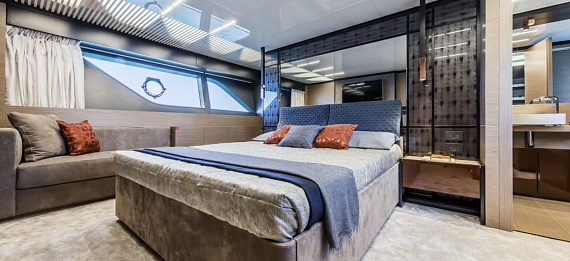 Яхта Ferretti 780 2019 12