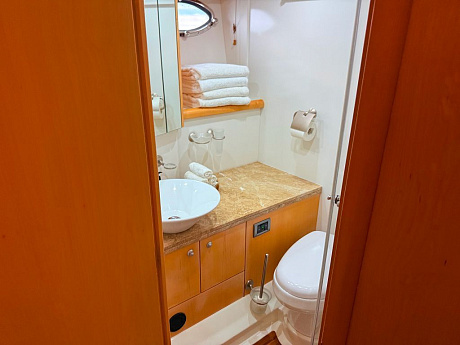 Яхта Sunseeker Predator 62 2008 33