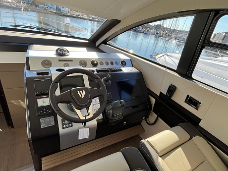 Яхта Fairline Squadron 50 2024 6
