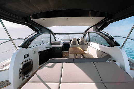 Яхта Princess V48 Open 2016 9