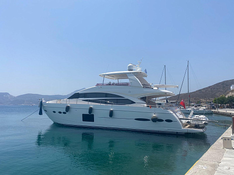 Яхта Princess Flybridge 72 2014 1