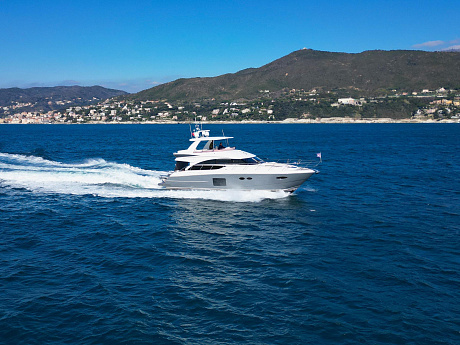 Яхта Princess Flybridge 56 2015 1